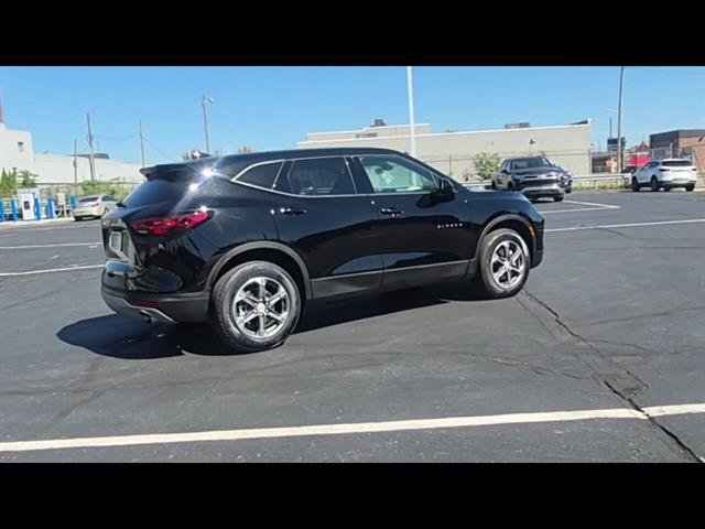 Certified 2025 Chevrolet Blazer LT AWD/4WD image 40