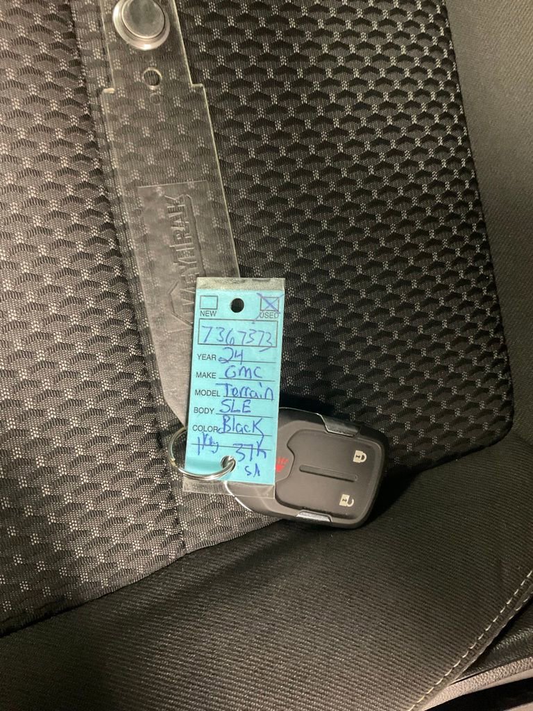 Used 2024 GMC Terrain SLE image 36