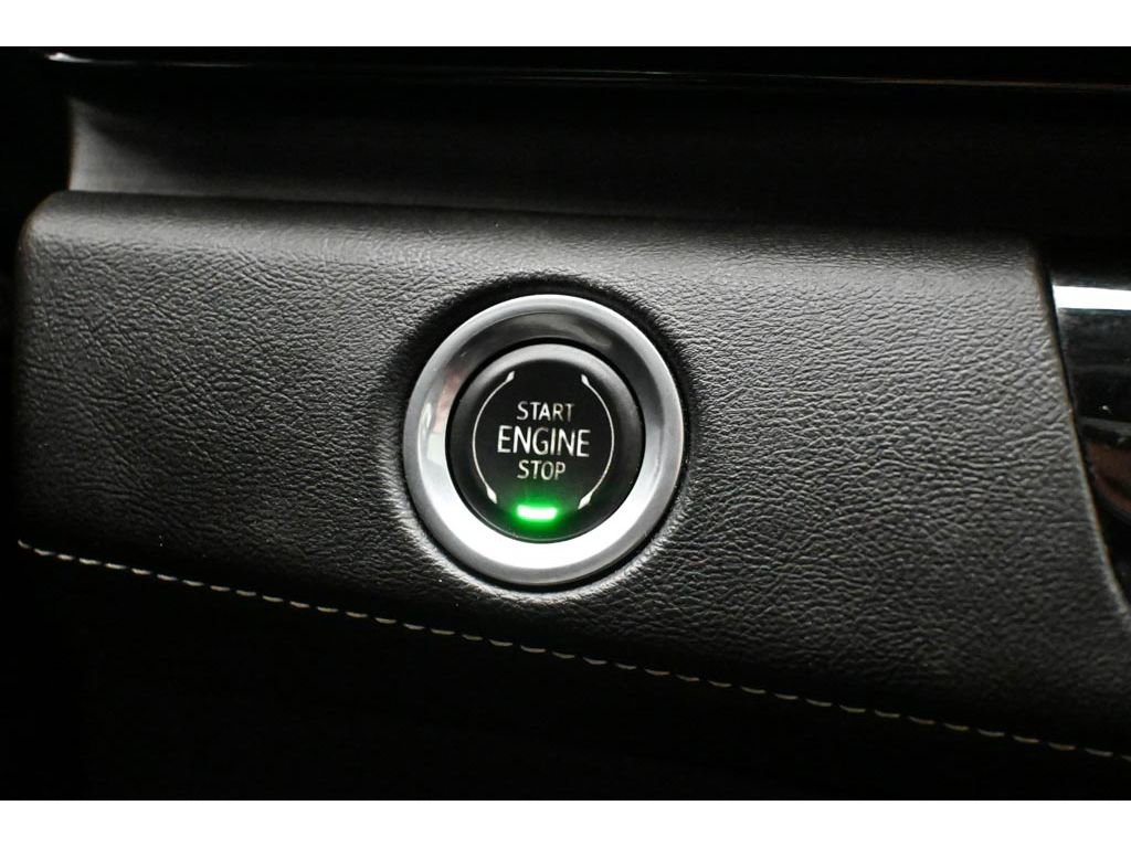Used 2021 Cadillac Escalade Premium Luxury AWD/4WD image 50