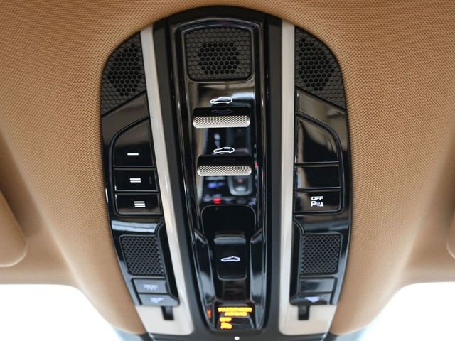 Used 2019 Porsche Panamera 4 w/ Premium Package image 19