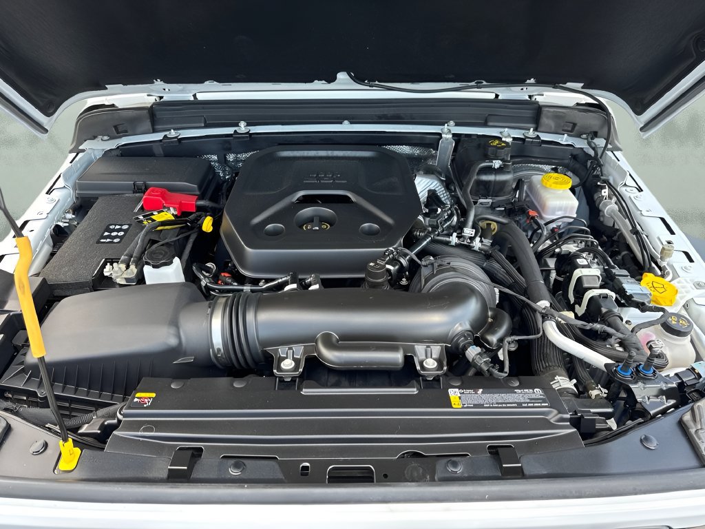 Used 2025 Jeep Wrangler Sport AWD/4WD image 27