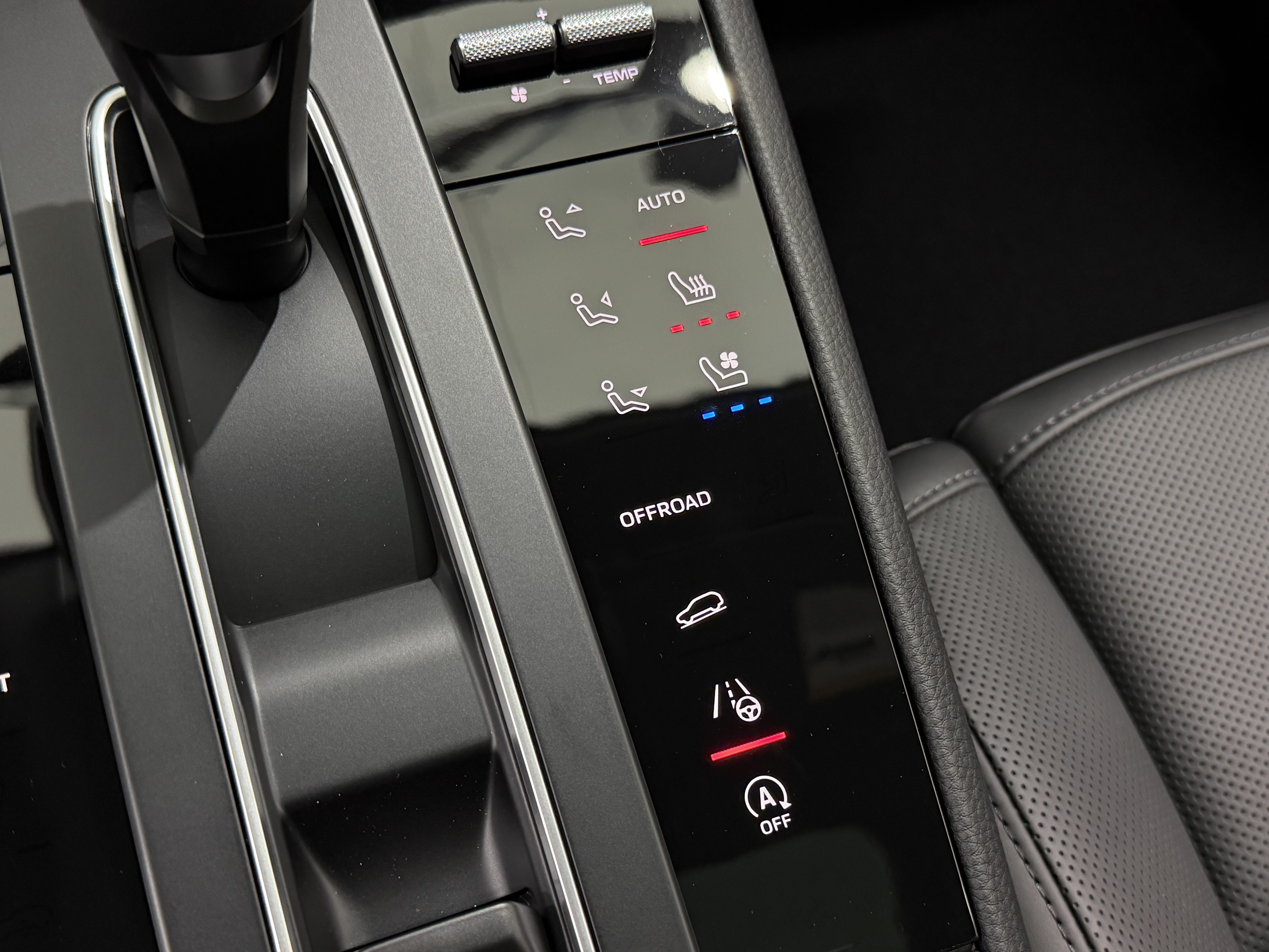 New 2026 Porsche Macan AWD/4WD image 39