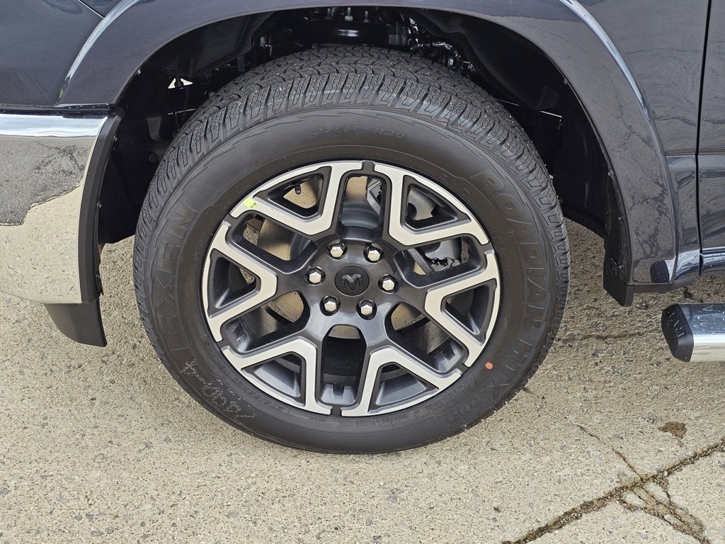 New 2025 RAM 1500 Laramie image 9