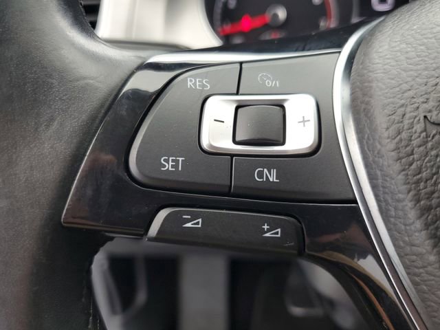 Used 2015 Volkswagen Golf S FWD image 21