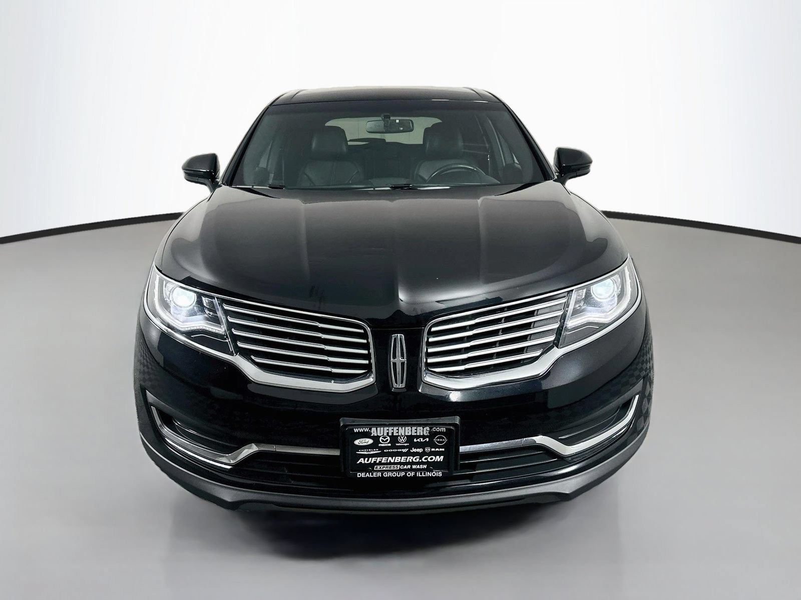 Used 2017 Lincoln MKX Select w/ Select Plus Package FWD image 2