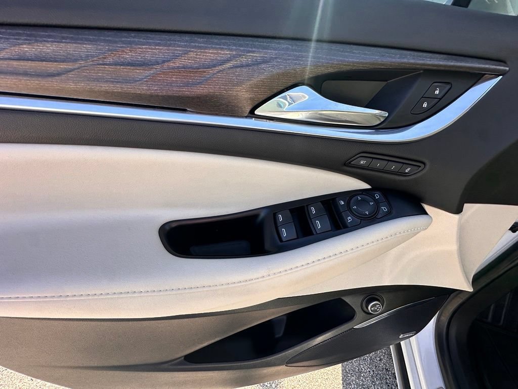 Used 2023 Buick Enclave Avenir w/ Avenir Technology Package FWD image 15