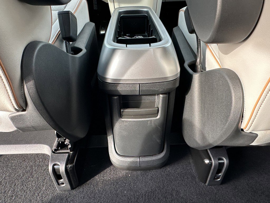 New 2025 Volkswagen ID. Buzz Pro S Plus image 8