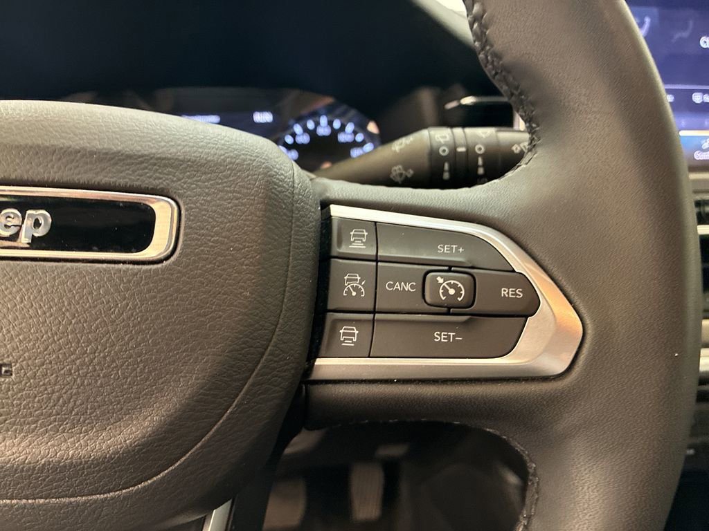 Used 2025 Jeep Compass Limited AWD/4WD image 26