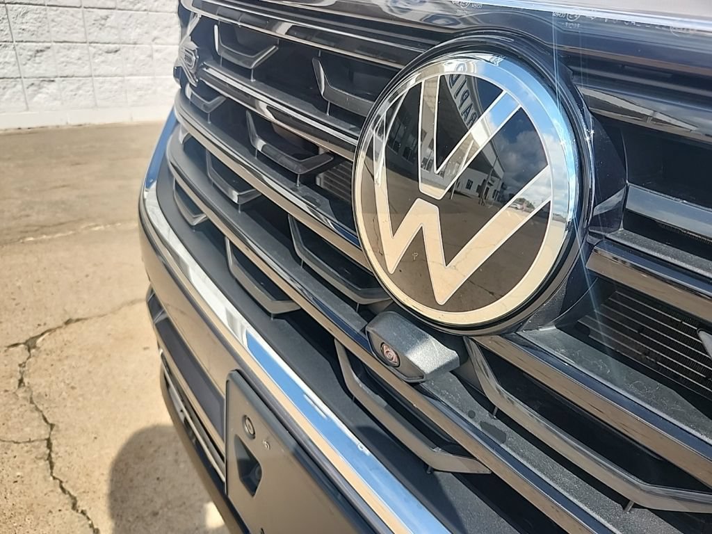 Used 2025 Volkswagen Atlas Cross Sport SEL Premium R-Line AWD/4WD image 10