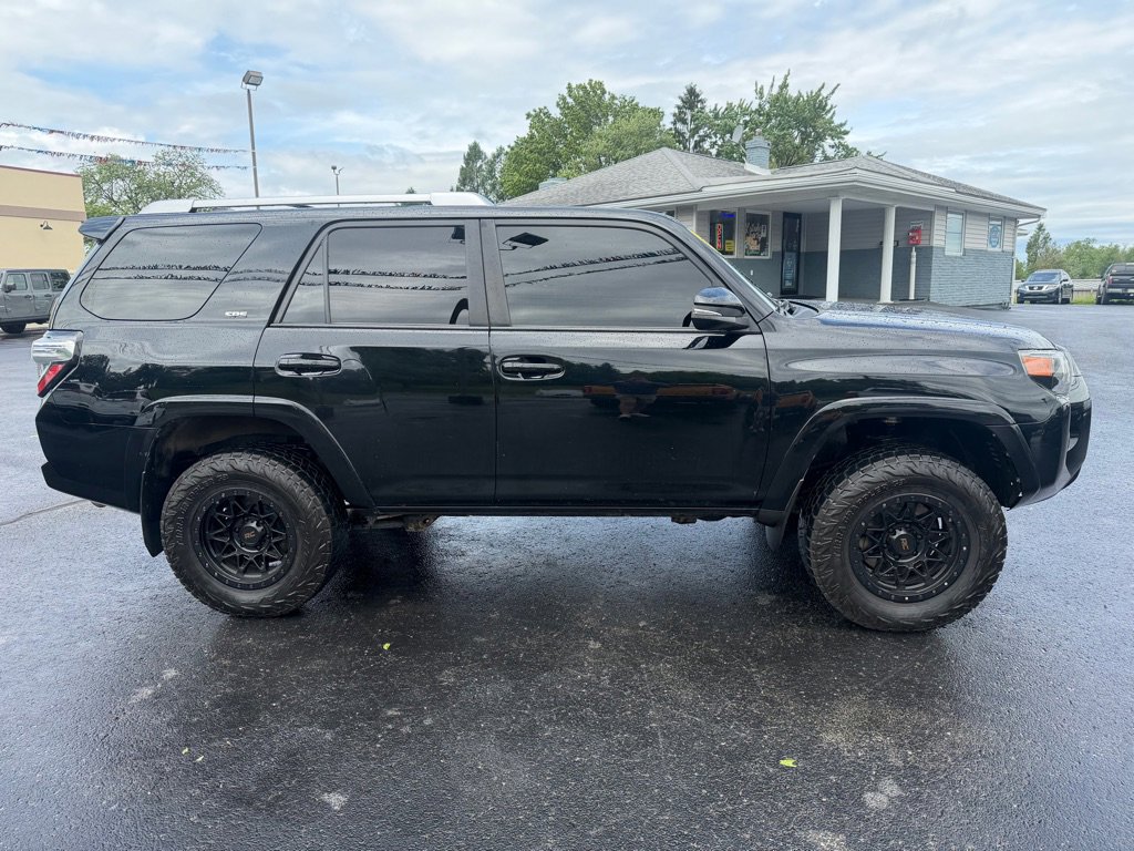 Used 2018 Toyota 4Runner SR5 Premium AWD/4WD image 4