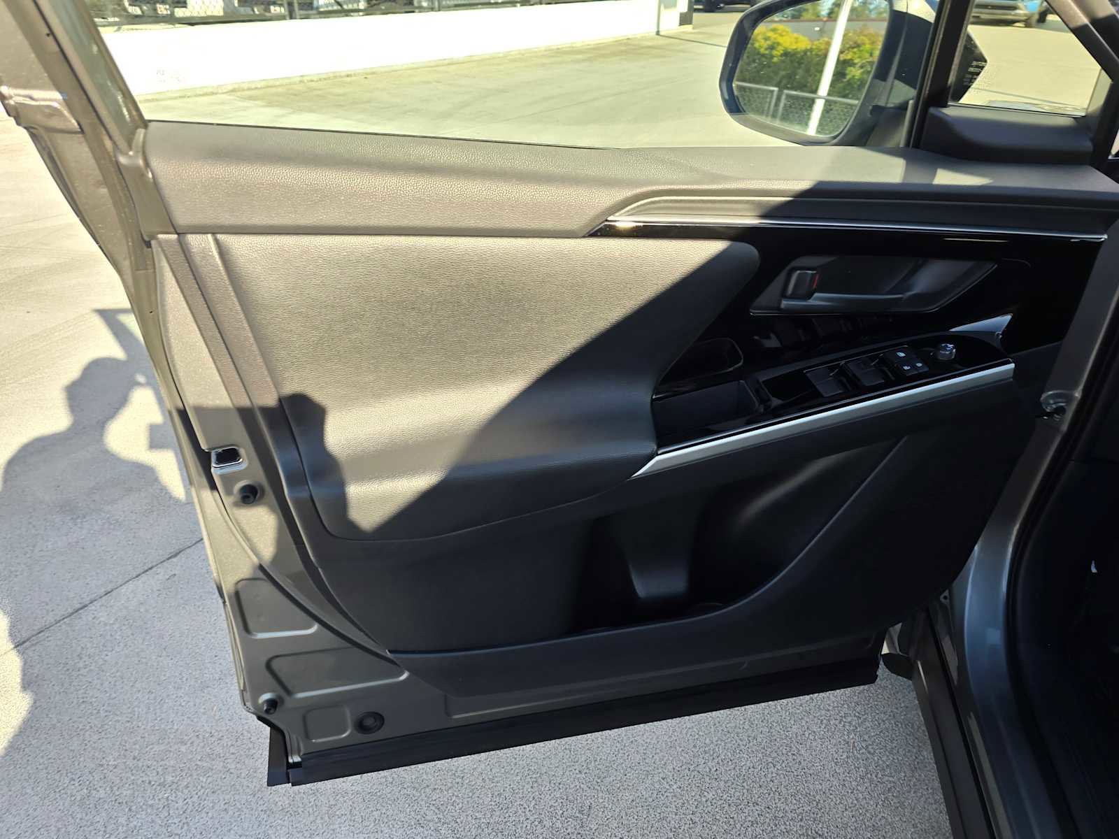 Used 2024 Toyota bZ4X XLE w/ Weather Package image 21