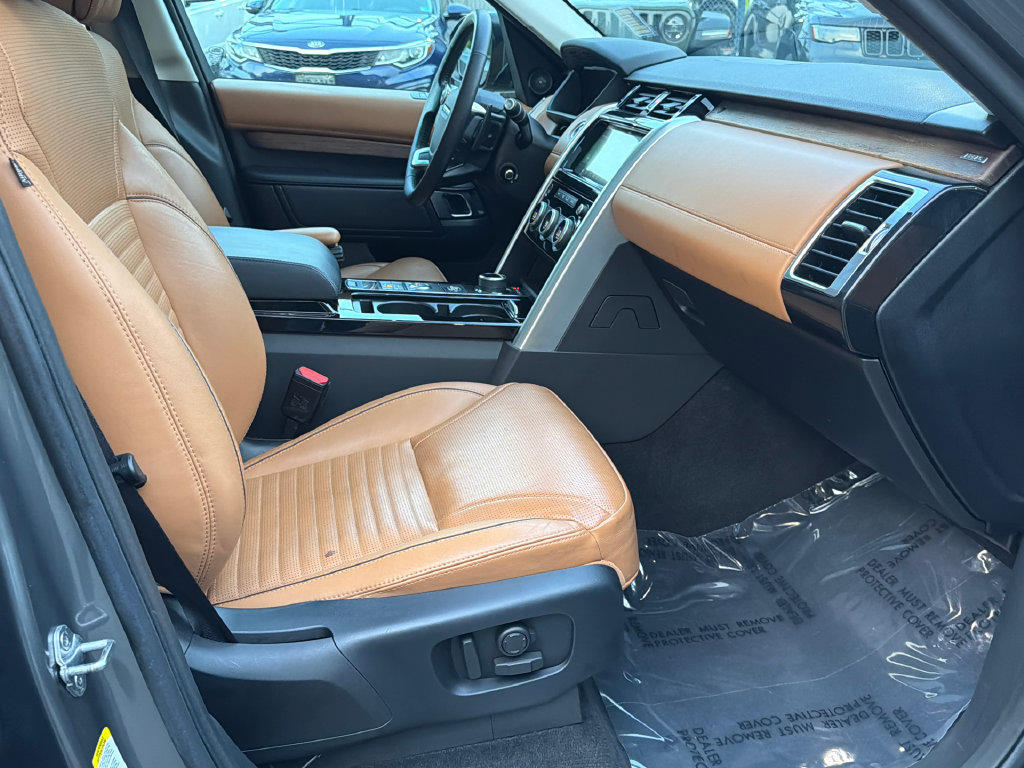 Used 2018 Land Rover Discovery HSE Luxury AWD/4WD image 12