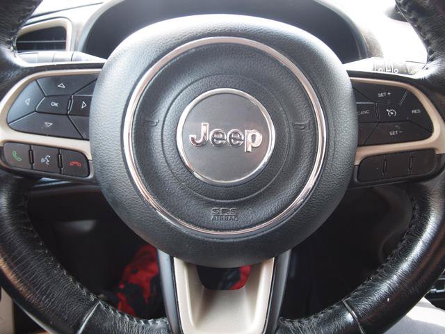 Used 2017 Jeep Renegade Latitude AWD/4WD image 9