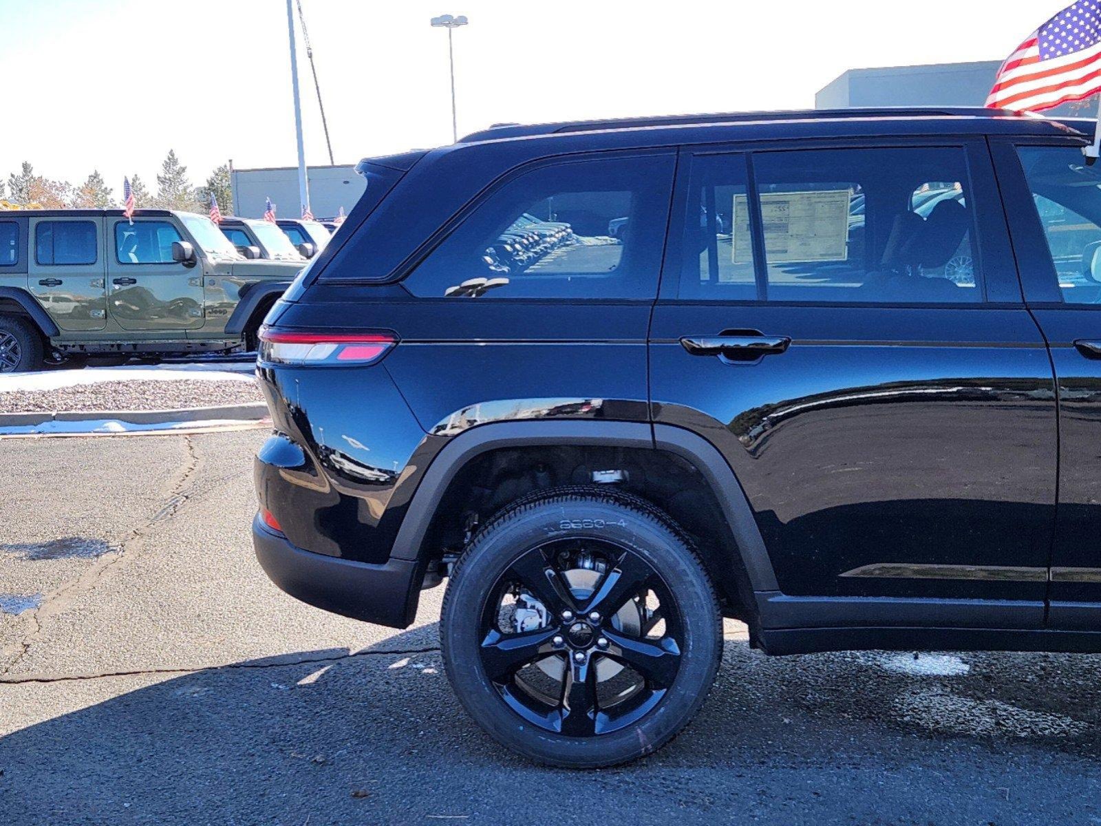 New 2025 Jeep Grand Cherokee Altitude image 36