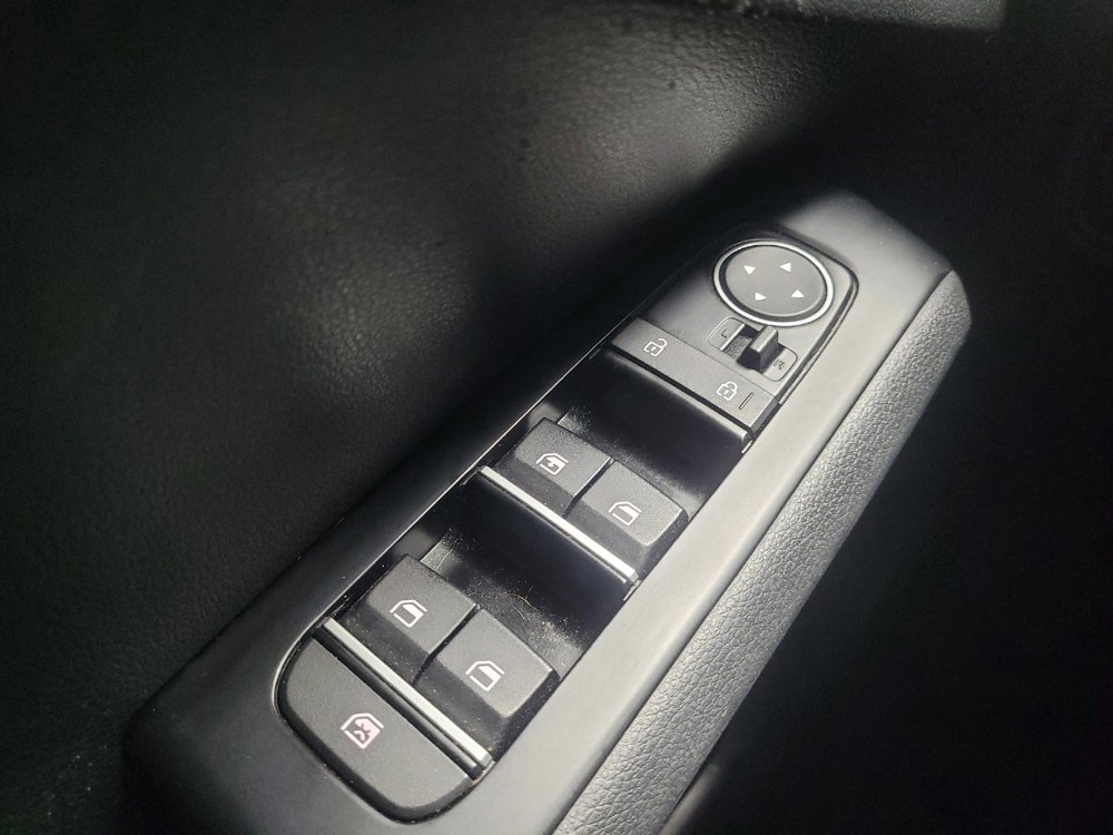 Used 2020 Kia Soul GT-Line FWD image 27
