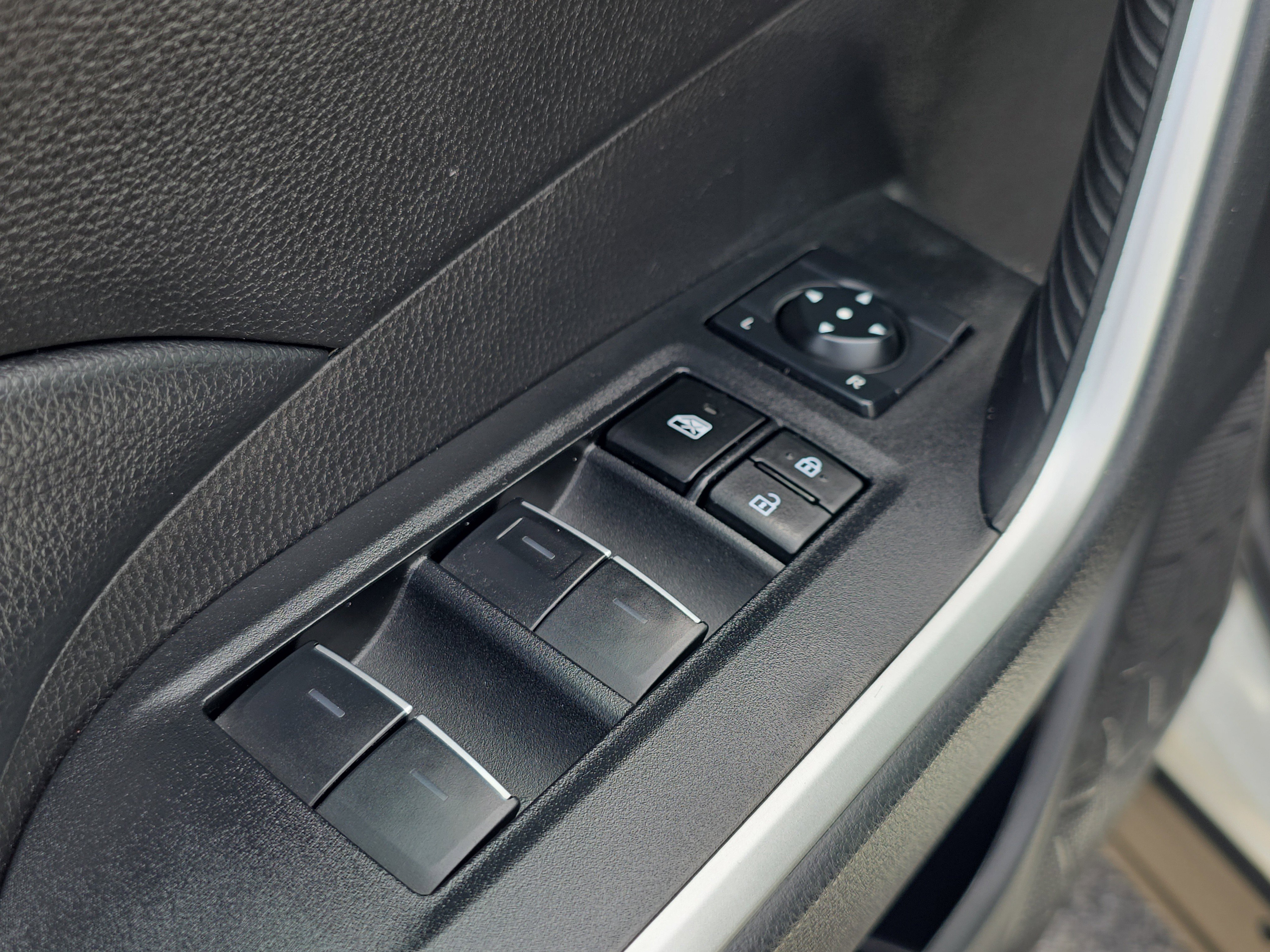 Used 2024 Toyota RAV4 XLE image 23