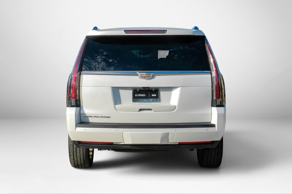 Used 2018 Cadillac Escalade Luxury AWD/4WD image 6