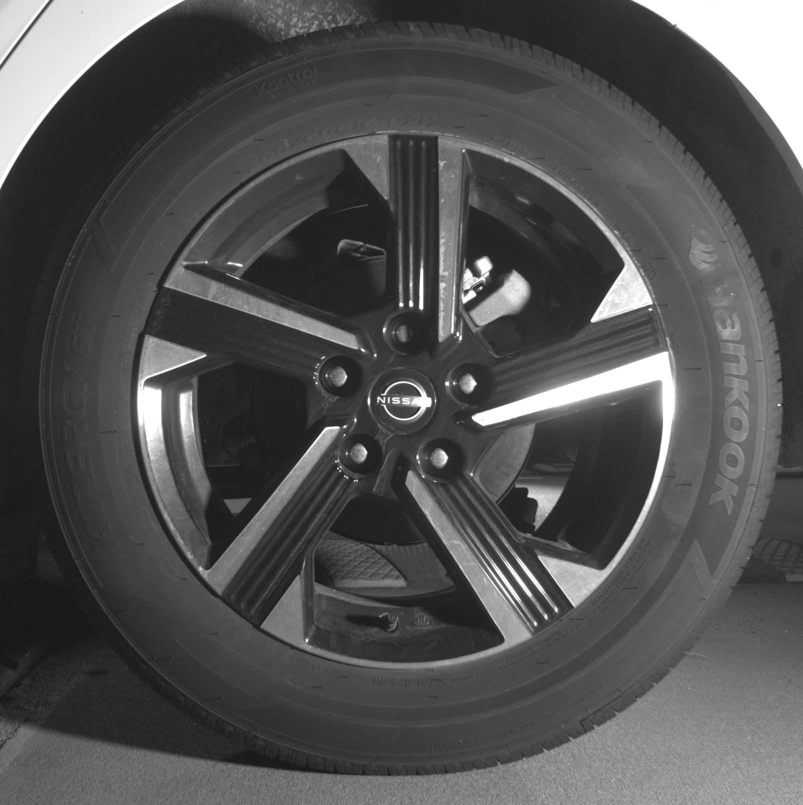 Used 2025 Nissan Sentra SV FWD image 14
