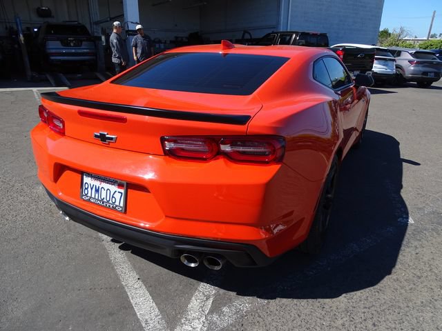 Certified 2021 Chevrolet Camaro LT RWD image 4