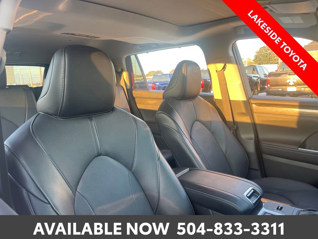 Certified 2025 Toyota Highlander Limited image 15