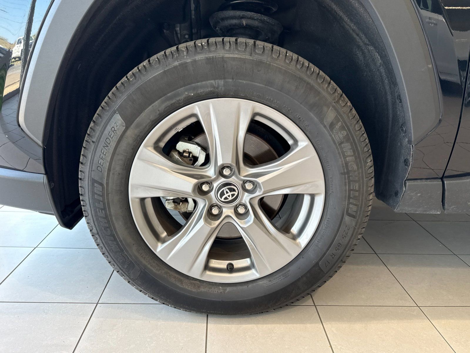 Used 2025 Toyota RAV4 XLE AWD/4WD image 15