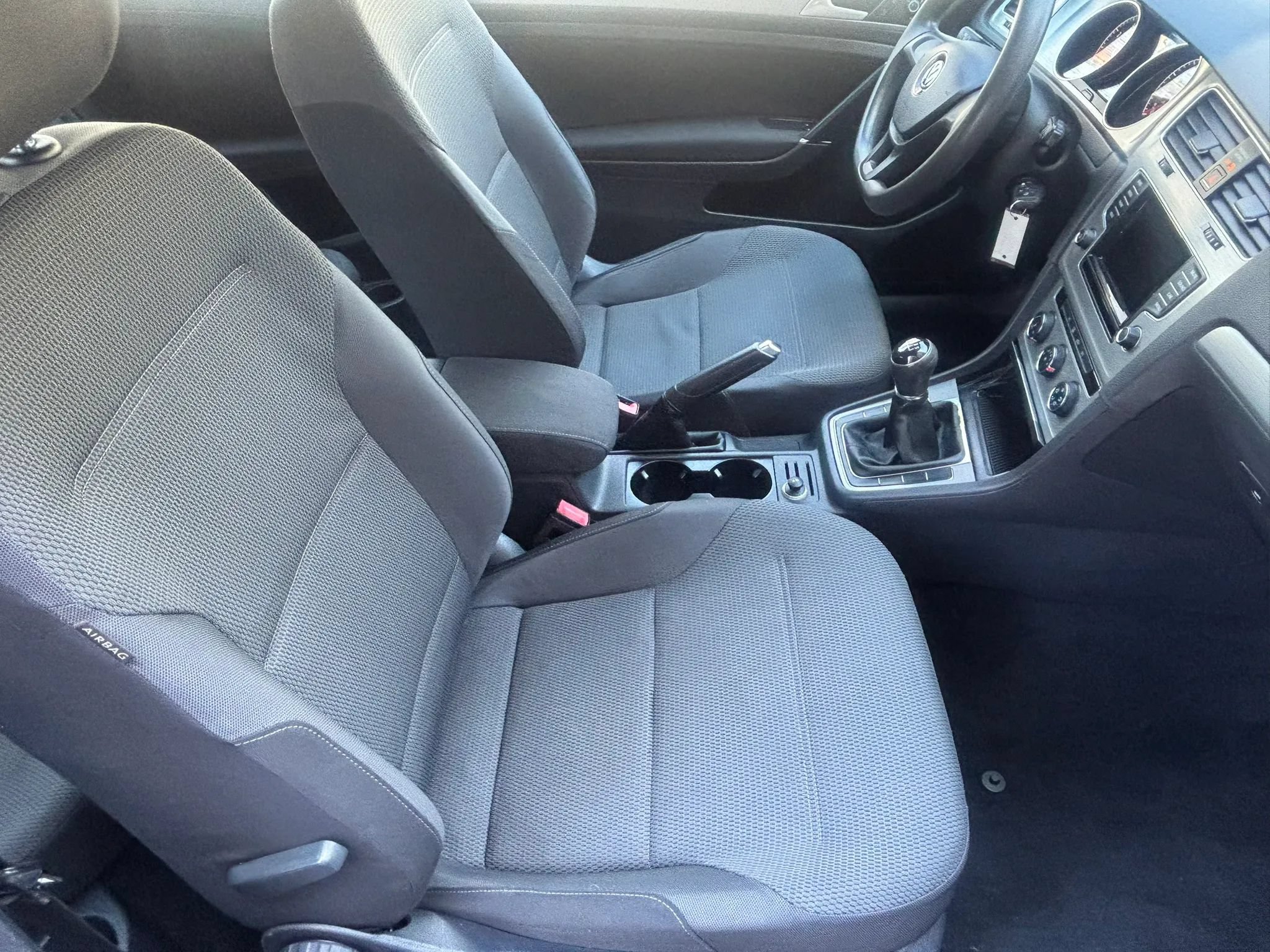 Used 2015 Volkswagen Golf Launch Edition FWD image 17