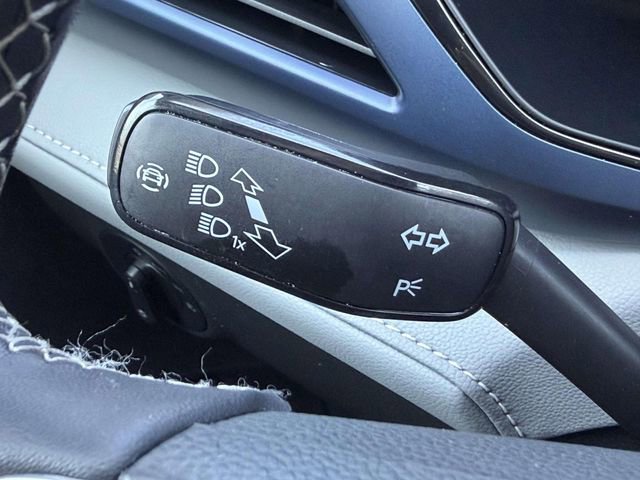 Used 2023 Volkswagen Taos SE w/ Panoramic Sunroof Package image 23