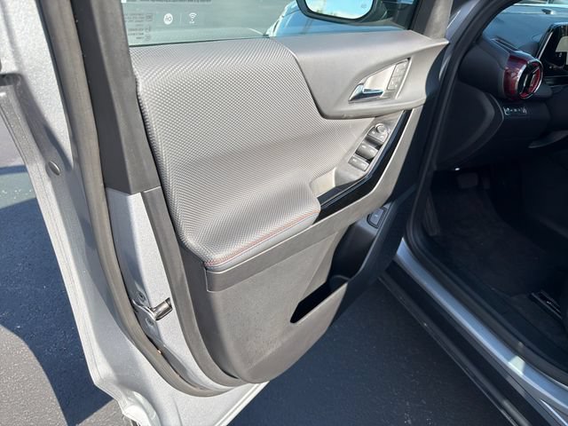 Certified 2025 Chevrolet Equinox RS w/ Safety and Technology Package AWD/4WD image 10