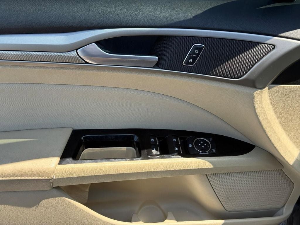 Used 2013 Ford Fusion SE FWD image 15