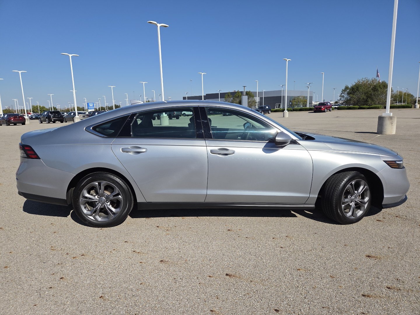 Used 2024 Honda Accord EX image 18