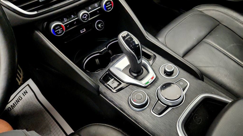 Used 2022 Alfa Romeo Giulia Sprint AWD/4WD image 16