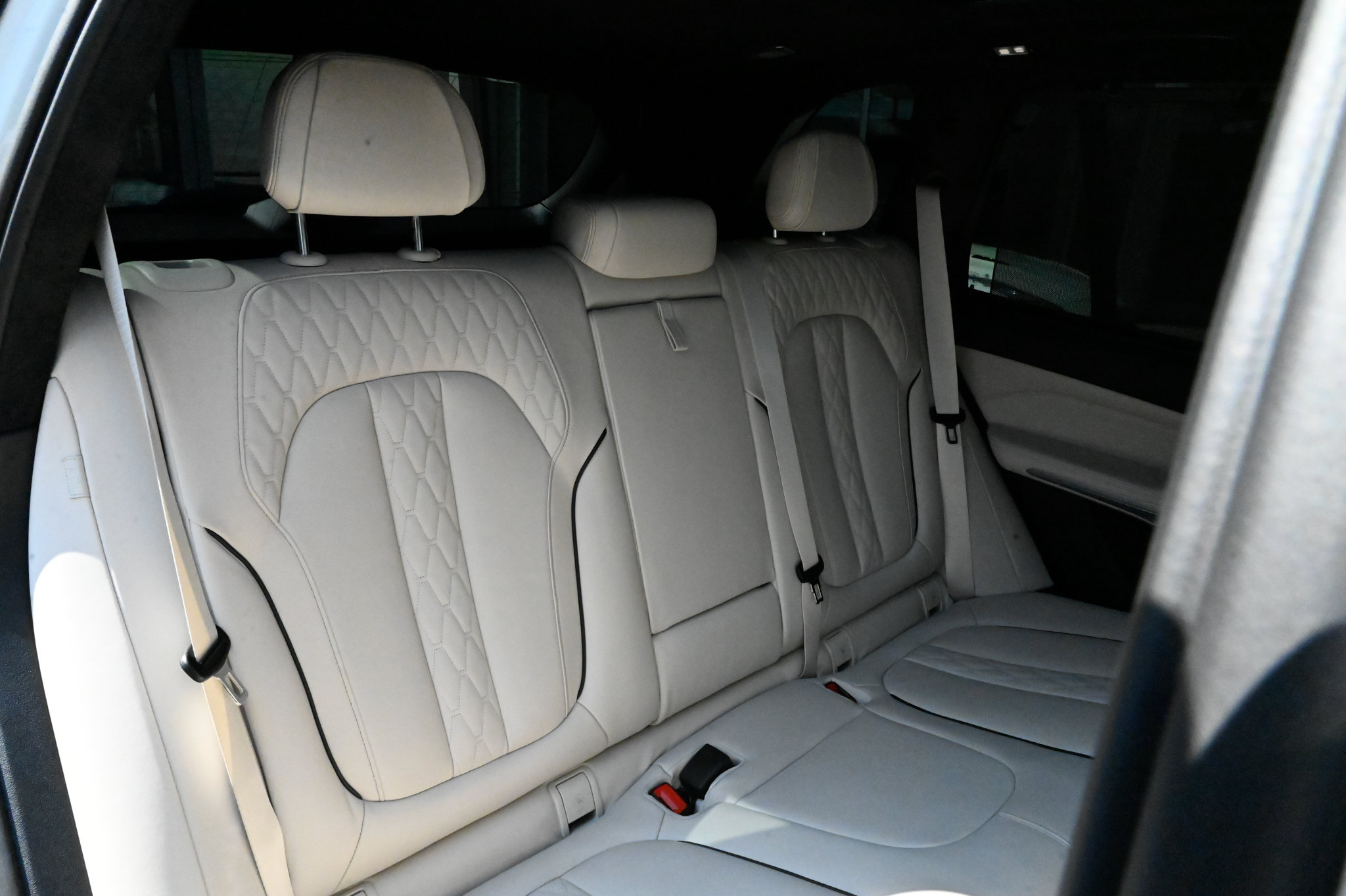 Used 2022 BMW X5 M50i w/ Executive Package AWD/4WD image 52