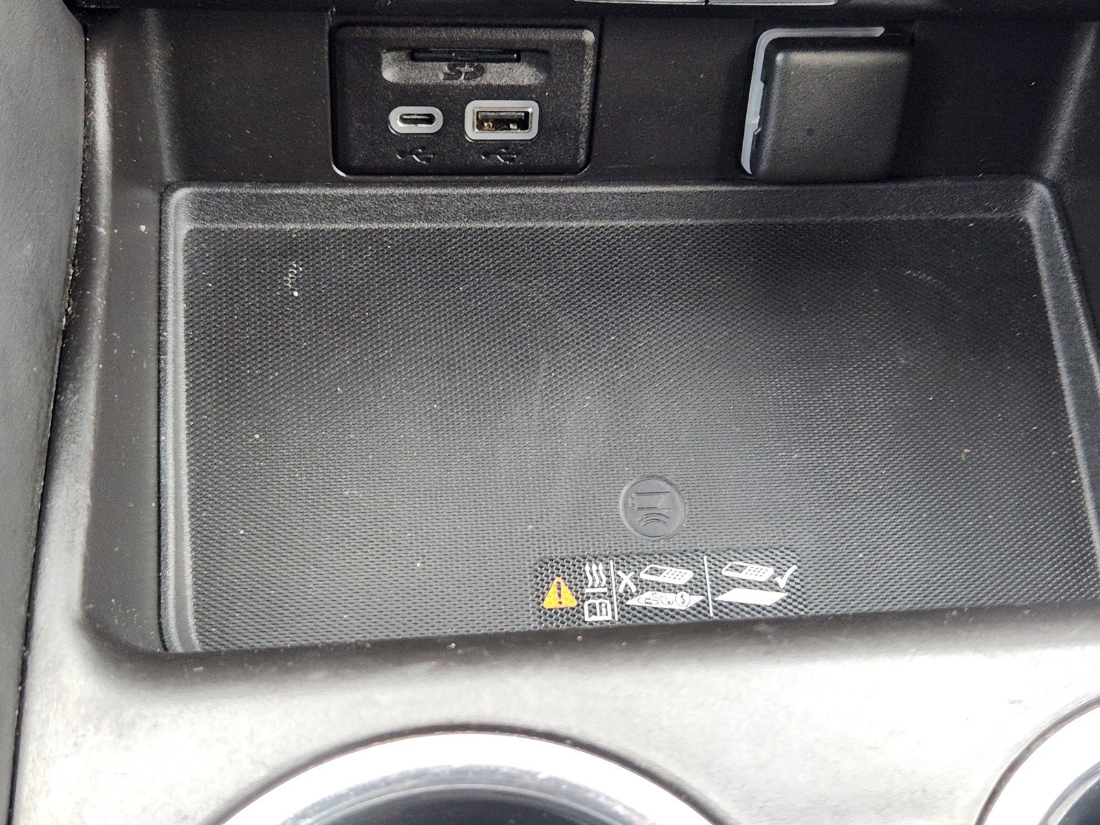 Used 2021 GMC Yukon AT4 w/ AT4 Premium Package image 18