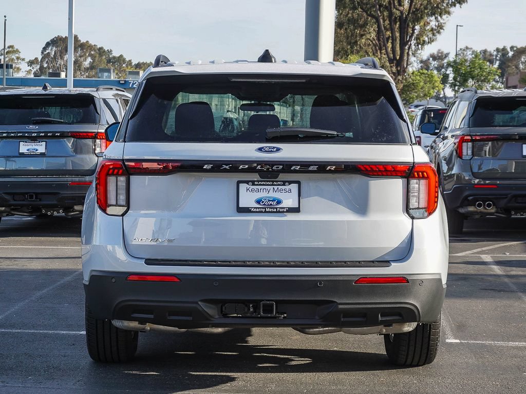New 2026 Ford Explorer Active RWD image 5