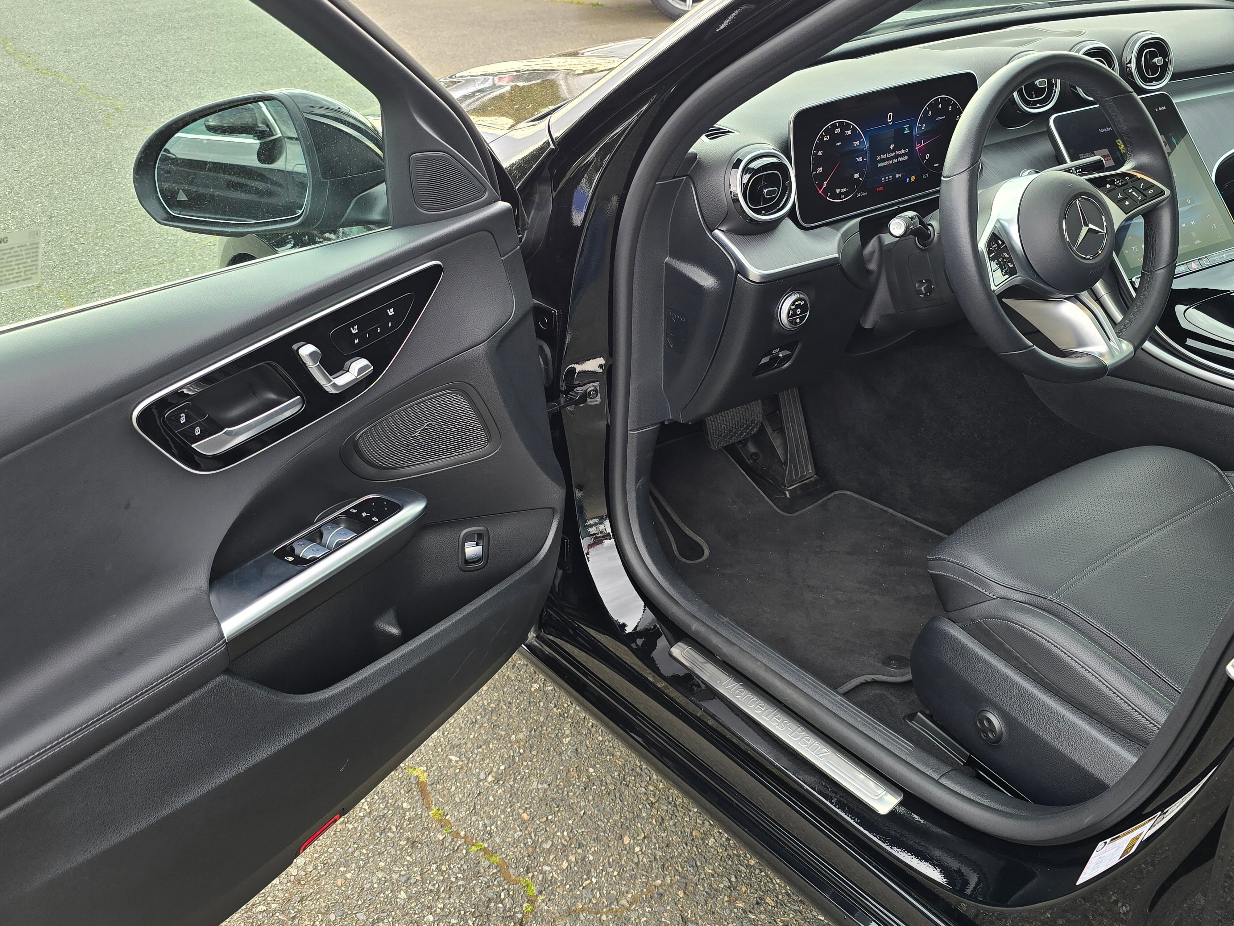 Used 2025 Mercedes-Benz C 300 Sedan image 21