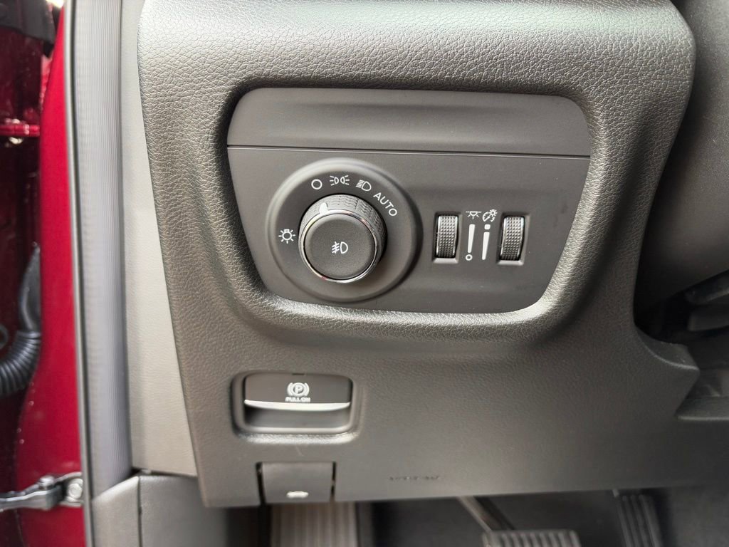 New 2025 Jeep Grand Cherokee Limited w/ Black Appearance Package AWD/4WD image 19