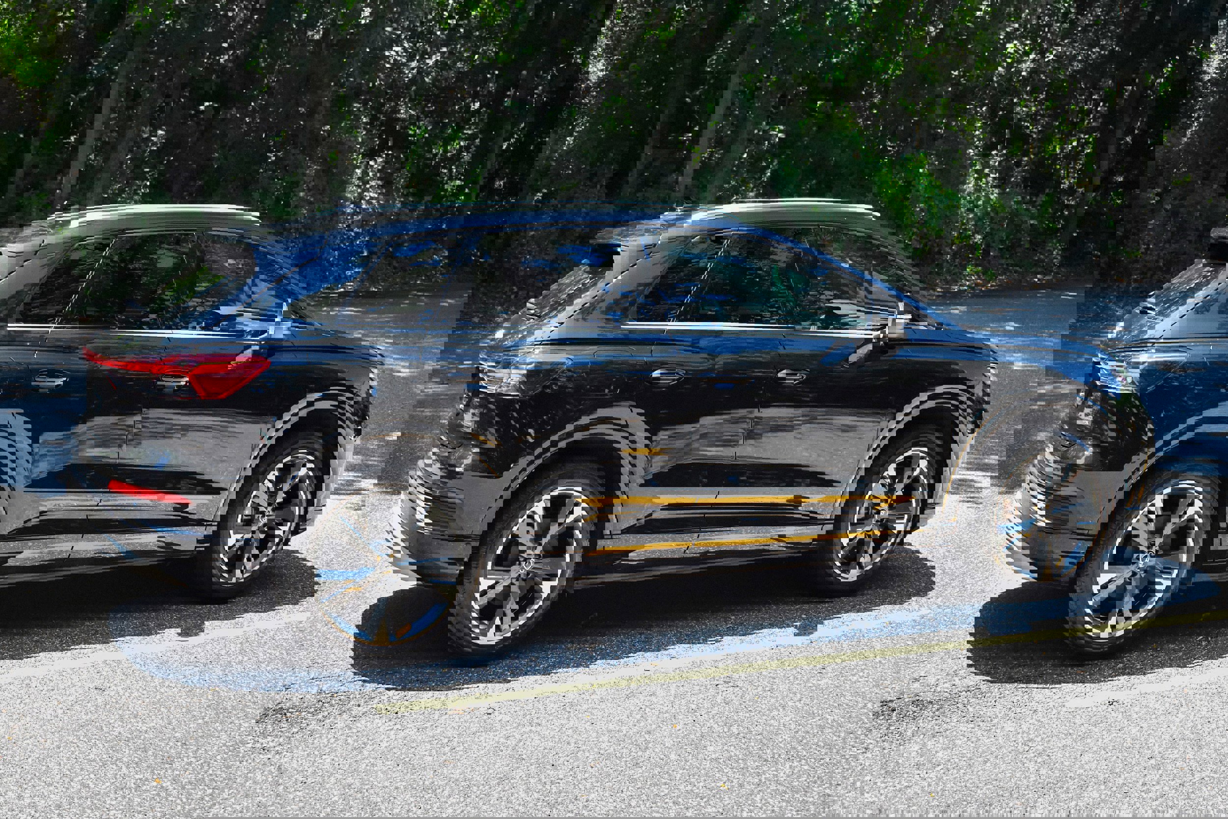 Used 2022 Audi Q4 e-tron Premium Plus w/ Premium Plus image 9