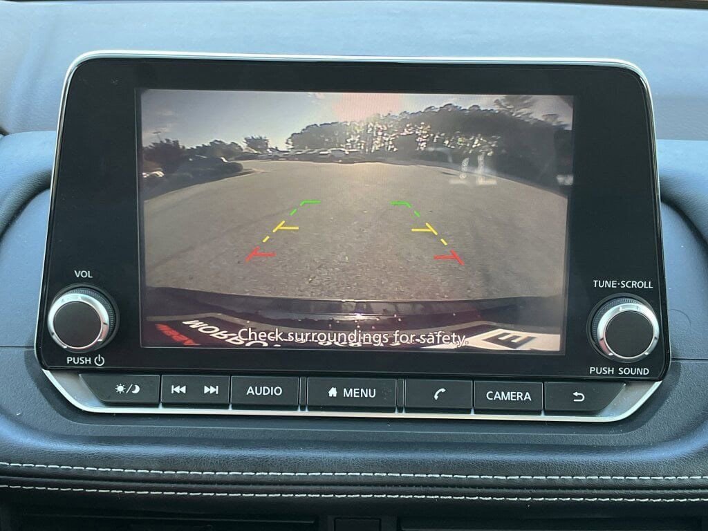 Certified 2022 Nissan Rogue S image 3