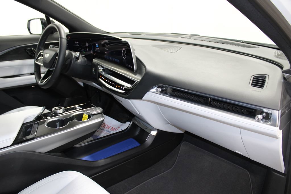 Used 2024 Cadillac Lyriq Luxury image 21