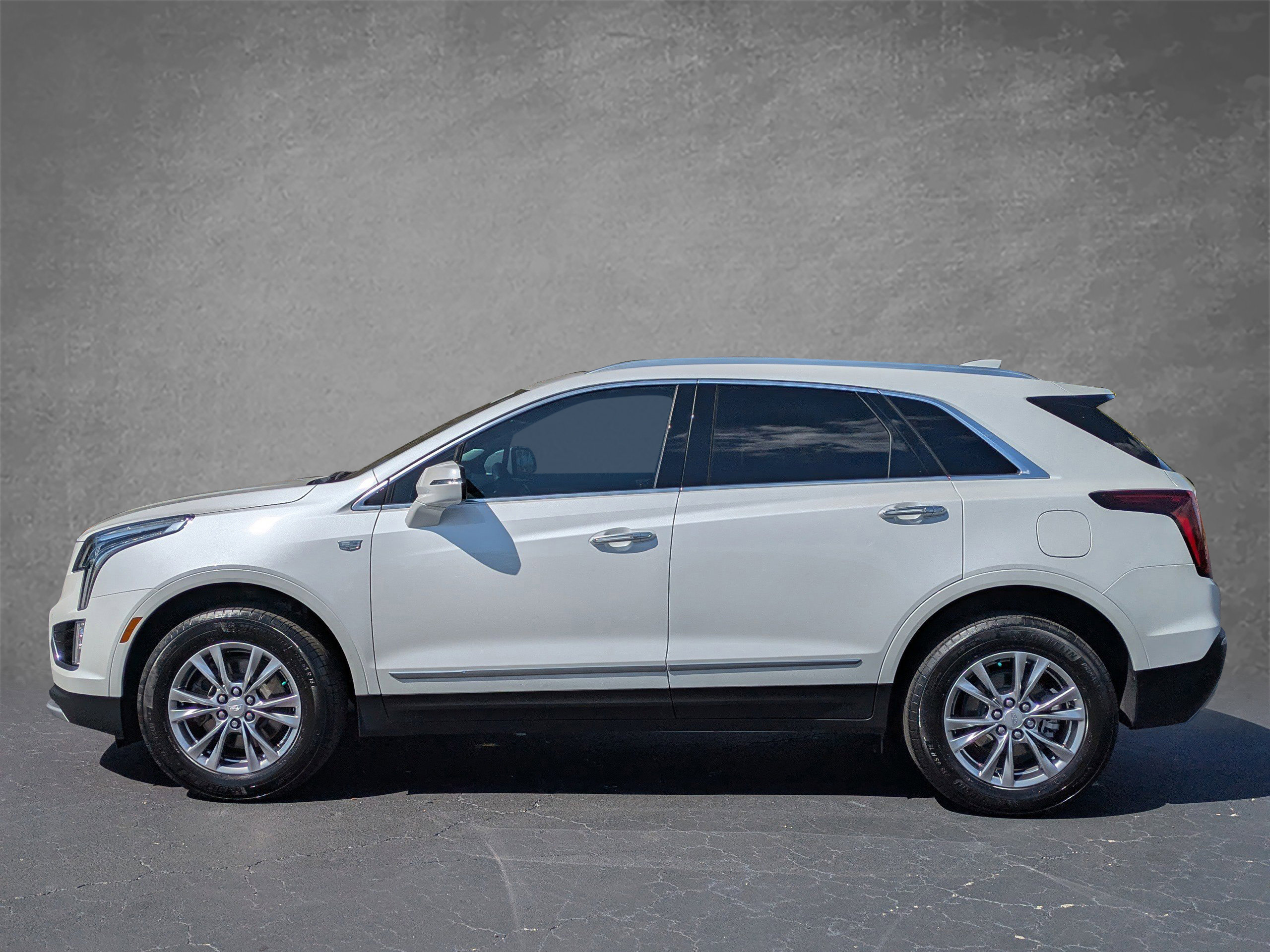 Certified 2023 Cadillac XT5 Premium Luxury image 3