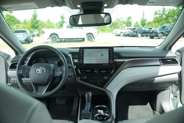 Used 2024 Toyota Camry XSE FWD image 25