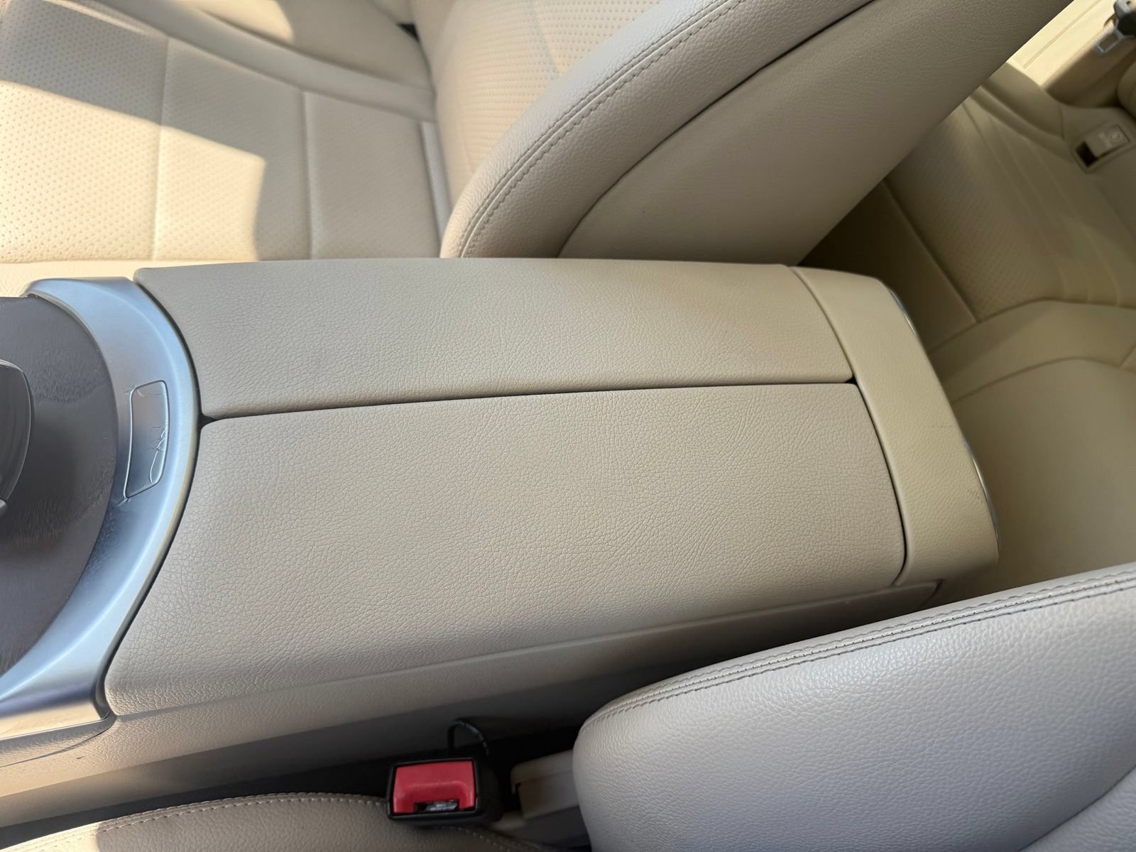 Used 2019 Mercedes-Benz GLC 300 4MATIC image 25