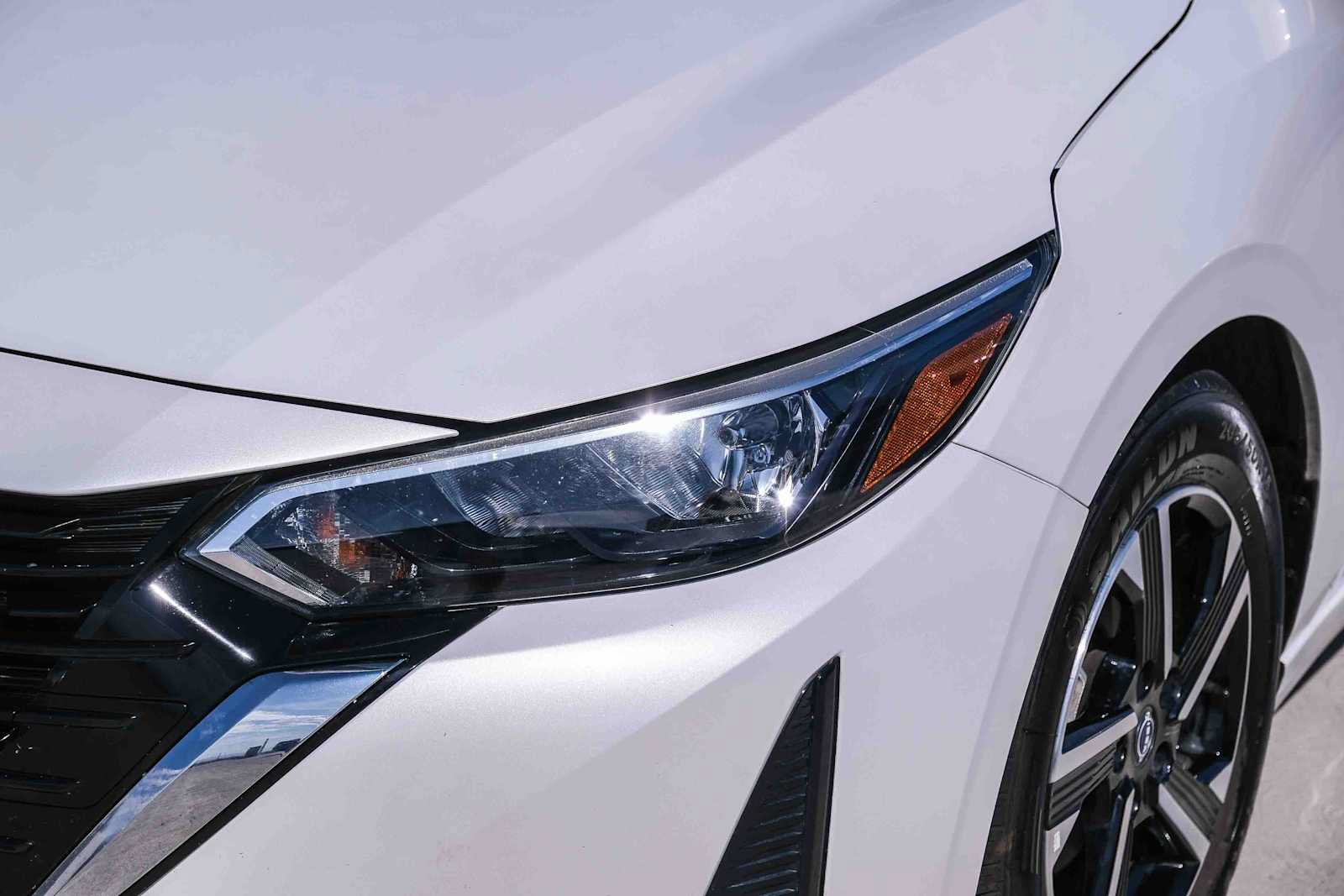 Used 2024 Nissan Sentra SV FWD image 12