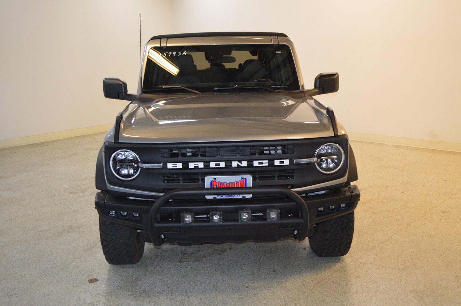 Used 2021 Ford Bronco Black Diamond image 8