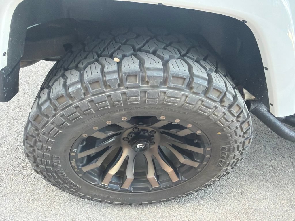 Used 2017 Jeep Wrangler Sahara AWD/4WD image 7