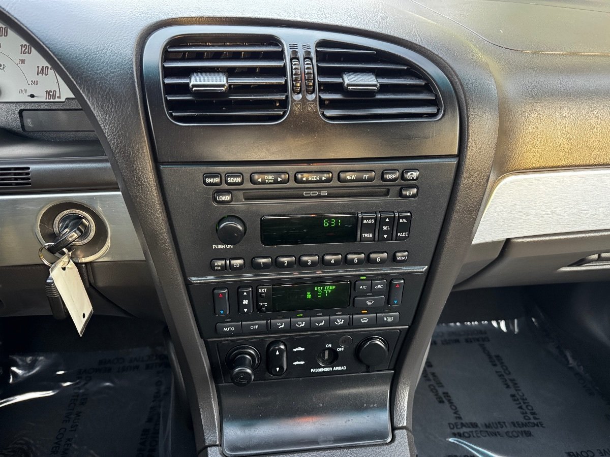 Used 2002 Ford Thunderbird Deluxe RWD image 27