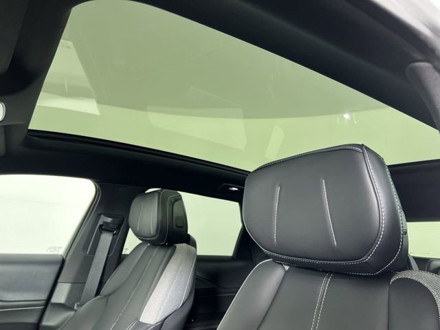 Used 2024 Cadillac Lyriq Tech RWD image 19