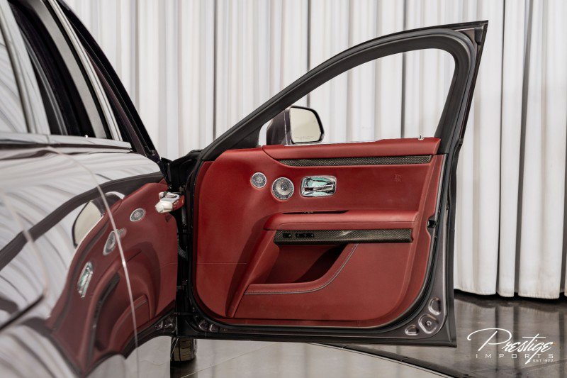 Used 2022 Rolls-Royce Ghost Black Badge image 38