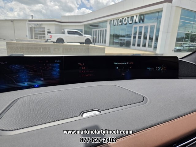 New 2026 Lincoln Navigator Reserve AWD/4WD image 21