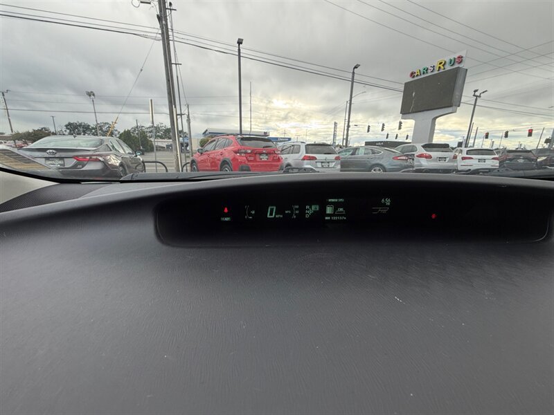 Used 2015 Toyota Prius Four FWD image 18